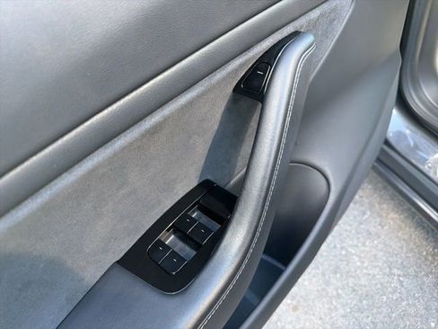 Used 2018 Tesla Model 3 Mid Range image 21