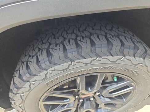 Certified 2022 Chevrolet Silverado 1500 LT AWD/4WD image 32