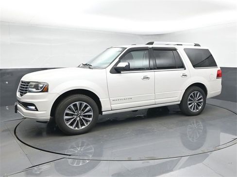 Used 2015 Lincoln Navigator Base image 4