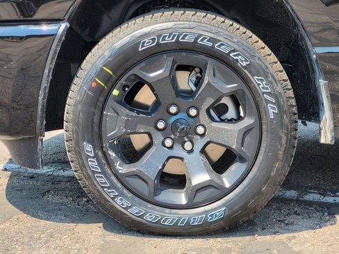New 2026 RAM 1500 Express AWD/4WD image 10