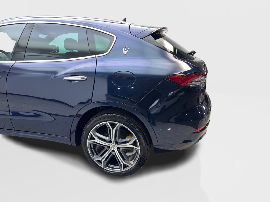 Used 2023 Maserati Levante GT AWD/4WD image 19