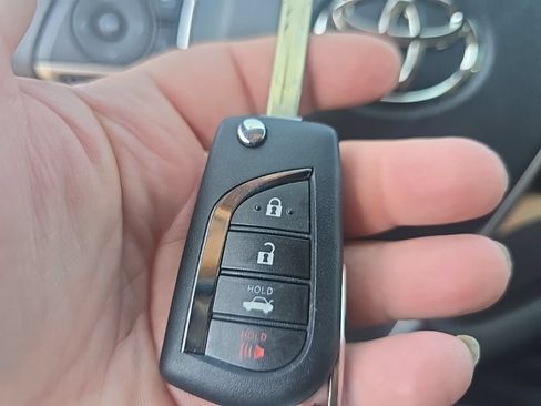 Certified 2022 Toyota Camry LE FWD image 20