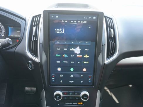 Certified 2024 Ford Edge SE w/ Black Appearance Package image 13