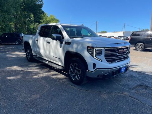Used 2025 GMC Sierra 1500 SLT w/ SLT Premium Plus Package AWD/4WD image 9
