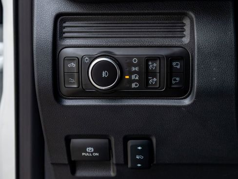 Used 2025 Ford F250 Platinum w/ Tremor Off-Road Package image 23