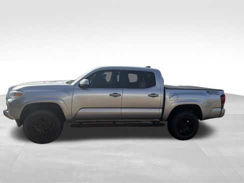 Used 2022 Toyota Tacoma SR w/ SR Convenience Package RWD image 2