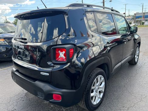 Used 2015 Jeep Renegade Latitude image 5