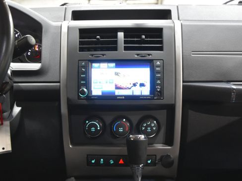 Used 2012 Jeep Liberty Sport image 21