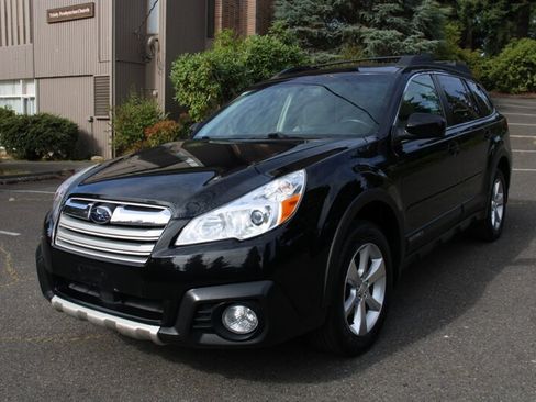 Used 2014 Subaru Outback 2.5i Limited w/ Moonroof Package AWD/4WD image 1