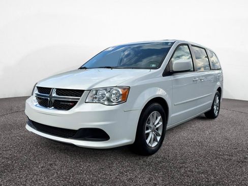 Used 2016 Dodge Grand Caravan SXT w/ Rear Park Assist Package FWD image 3