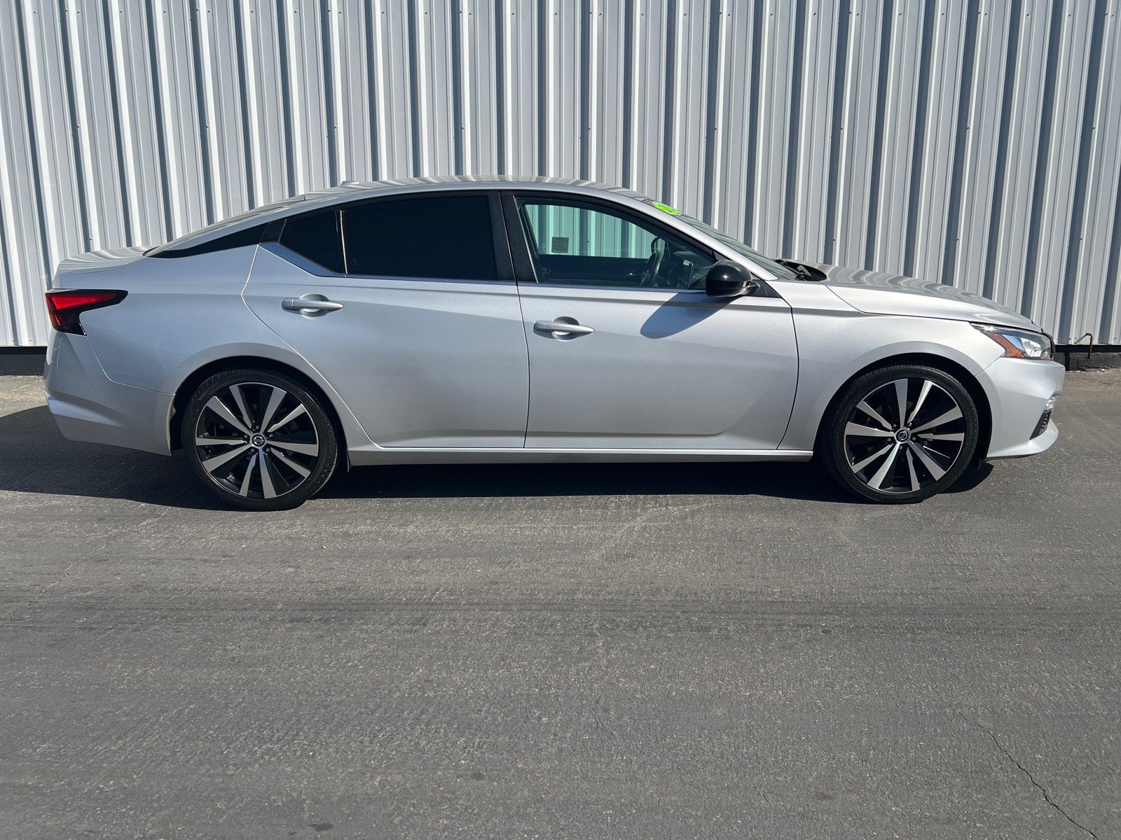 Used 2021 Nissan Altima 2.5 SR FWD image 7