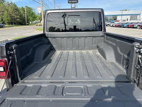 Used 2021 Jeep Gladiator Mojave AWD/4WD image 37