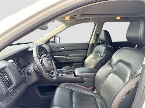 Used 2022 Nissan Pathfinder SL w/ SL Premium Package image 10
