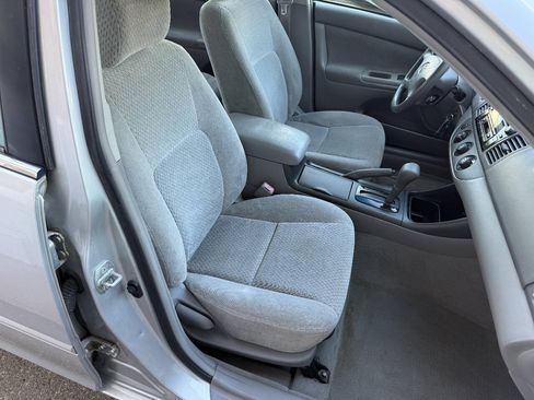 Used 2003 Toyota Camry LE FWD image 12