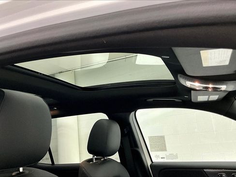 Used 2026 Mercedes-Benz GLB 250 image 27