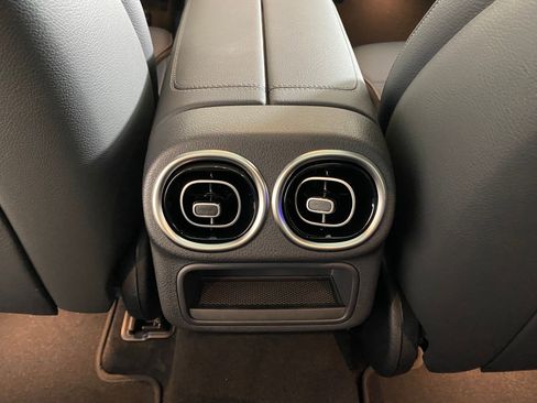 Used 2026 Mercedes-Benz GLC 350e 4MATIC image 28