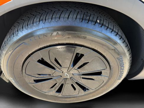 New 2026 Chevrolet Blazer EV LT image 24