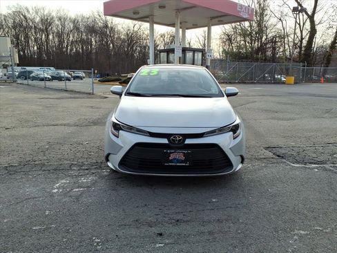 Certified 2023 Toyota Corolla LE image 2