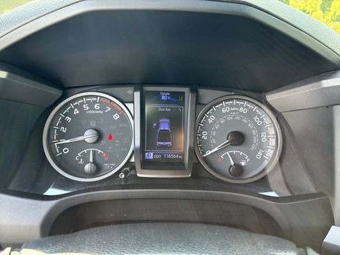 Used 2020 Toyota Tacoma TRD Off-Road AWD/4WD image 27
