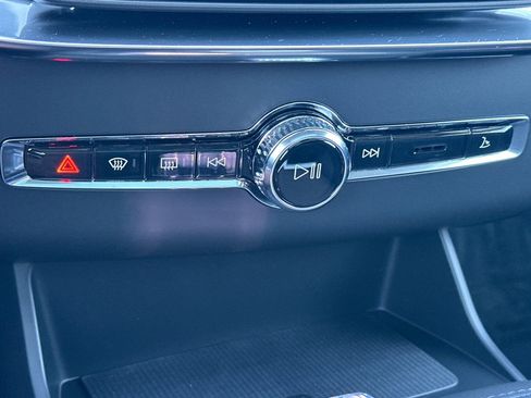 New 2026 Volvo XC90 B5 Plus w/ Protection Package image 24