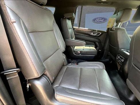 Used 2023 Chevrolet Suburban High Country RWD image 41