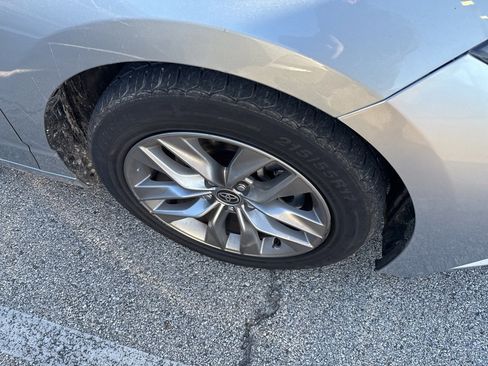 Used 2022 Toyota Avalon XLE image 3