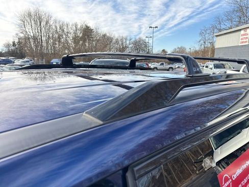 Used 2022 Nissan Pathfinder SV image 22