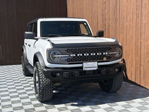 Used 2022 Ford Bronco Badlands image 11