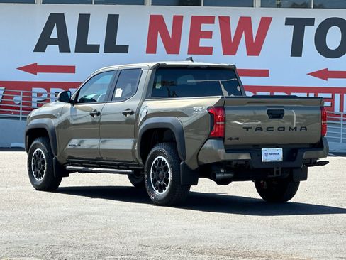 New 2026 Toyota Tacoma TRD Off-Road AWD/4WD image 3