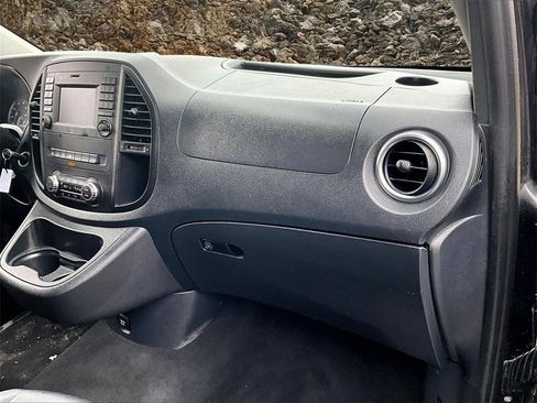Used 2018 Mercedes-Benz Metris Passenger image 15