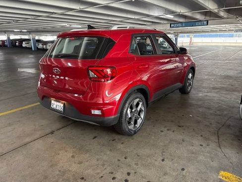 Used 2022 Hyundai Venue SEL w/ Cargo Package FWD image 4