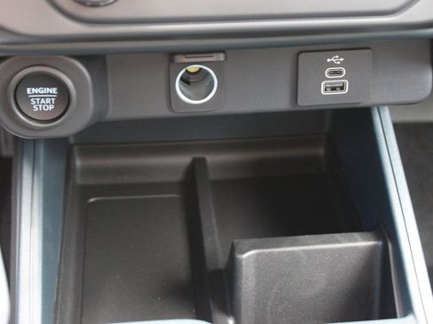 New 2025 Ford Maverick XLT w/ XLT Luxury Package image 25