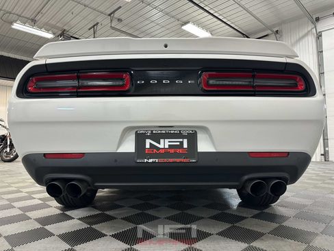 Used 2016 Dodge Challenger R/T RWD image 20