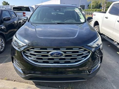 Used 2022 Ford Edge Titanium w/ Class II Trailer Tow Package AWD/4WD image 2