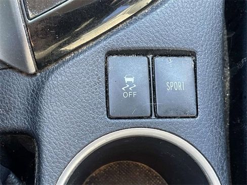 Used 2017 Toyota Corolla SE image 29