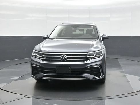 Used 2023 Volkswagen Tiguan SEL R-Line AWD/4WD image 2