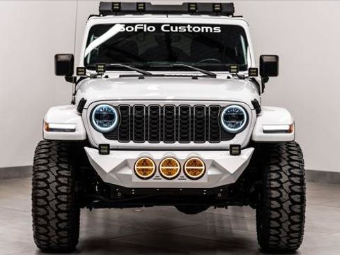 Used 2023 Jeep Wrangler Unlimited Sahara w/ Cold Weather Group AWD/4WD image 4
