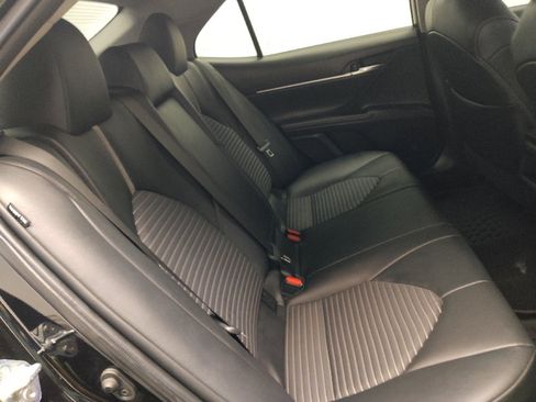 Used 2021 Toyota Camry SE FWD image 19