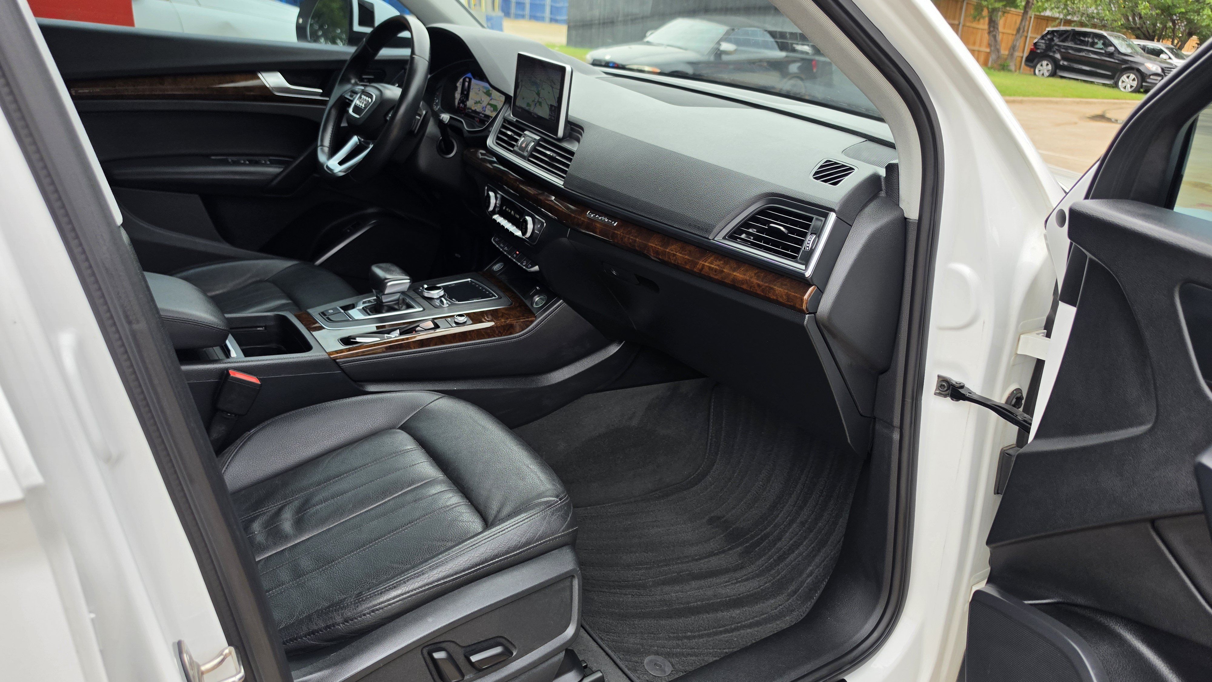 Used 2020 Audi Q5 2.0T Premium Plus w/ Premium Plus Package AWD/4WD image 31