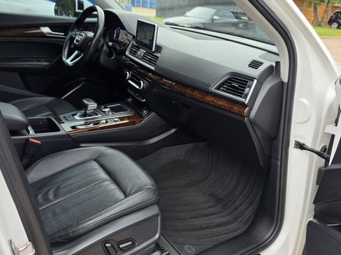 Used 2020 Audi Q5 2.0T Premium Plus w/ Premium Plus Package AWD/4WD image 31