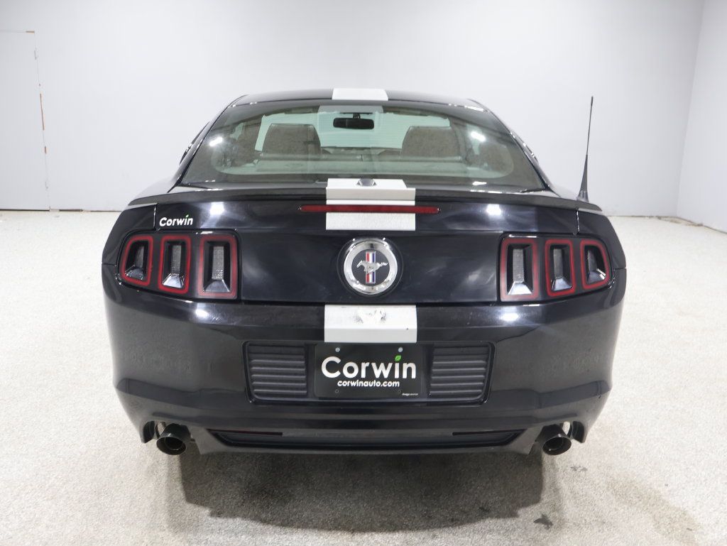 Used 2013 Ford Mustang Premium RWD image 3