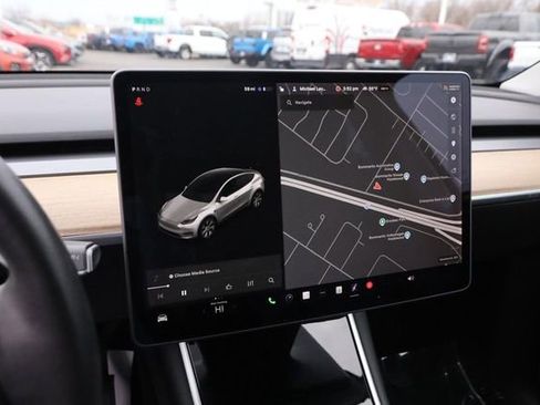 Used 2021 Tesla Model Y Long Range image 15