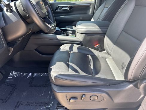 Used 2025 Chevrolet Tahoe LT AWD/4WD image 9