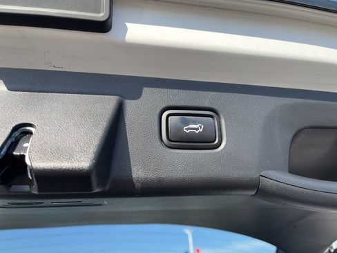 Used 2023 Hyundai Tucson Limited image 11