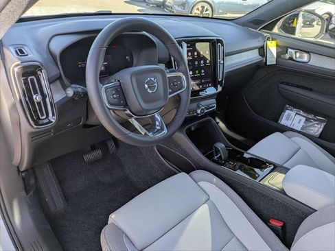 New 2026 Volvo EX40 Plus w/ Climate Package image 8