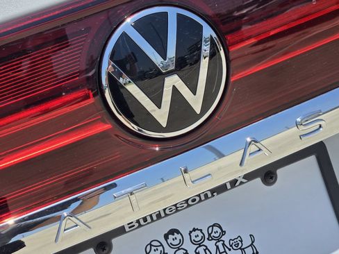 New 2026 Volkswagen Atlas SE FWD image 8