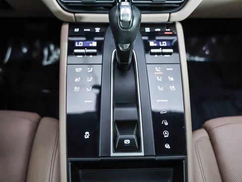 Used 2023 Porsche Macan image 23