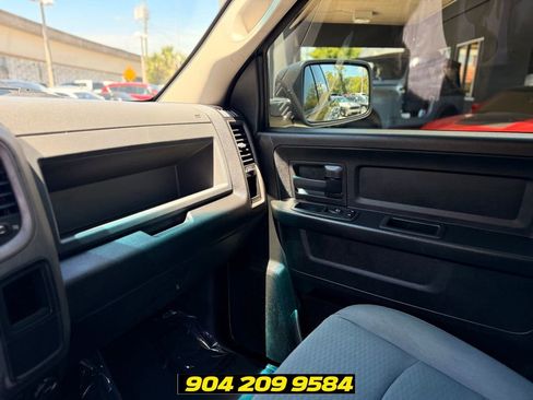 Used 2018 RAM 1500 Express w/ Black Ram 1500 Express Group AWD/4WD image 14
