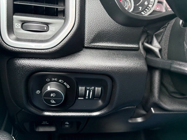 Used 2019 RAM 1500 Laramie AWD/4WD image 23