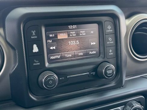 Used 2018 Jeep Wrangler Unlimited Sport S AWD/4WD image 17
